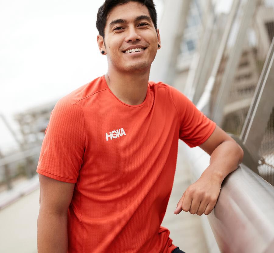 Top Hoka One One Hombre - Performance Short Sleeve - Rojas - GST687092